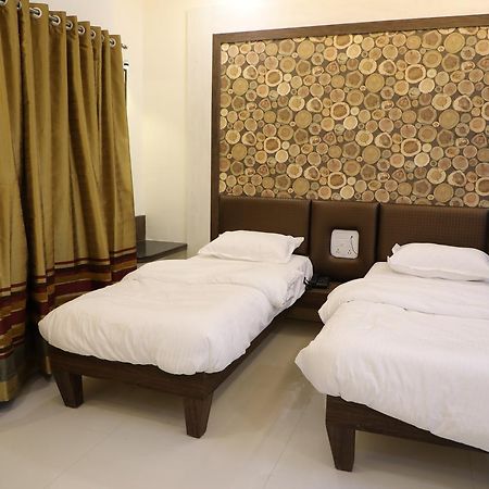 Hotel Pushpak Park Osmanabad Exterior foto