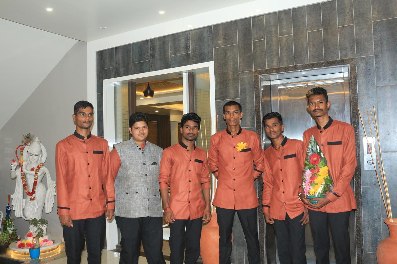 Hotel Pushpak Park Osmanabad Exterior foto