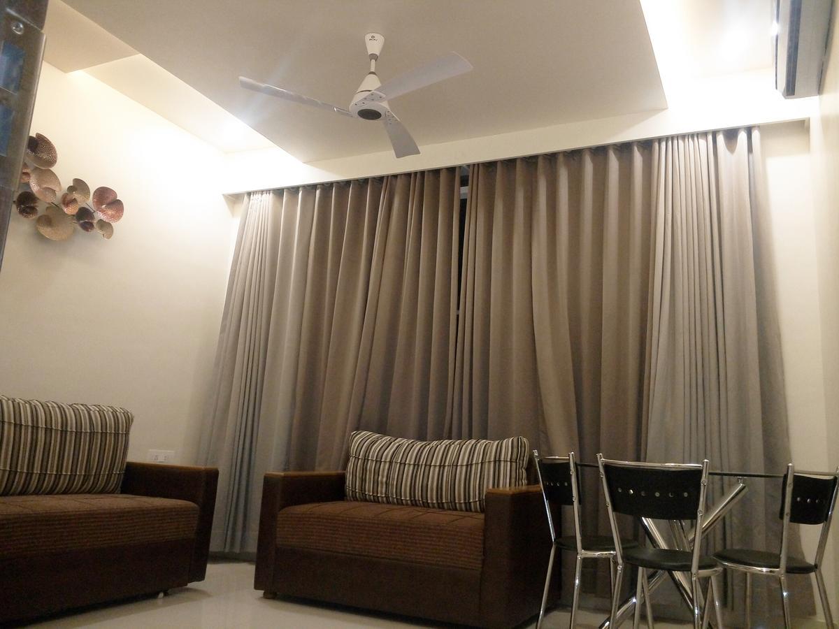 Hotel Pushpak Park Osmanabad Exterior foto